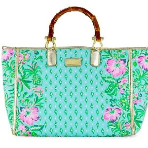 New Lilly Pulitzer Greydon tote/purse in surf Blue print